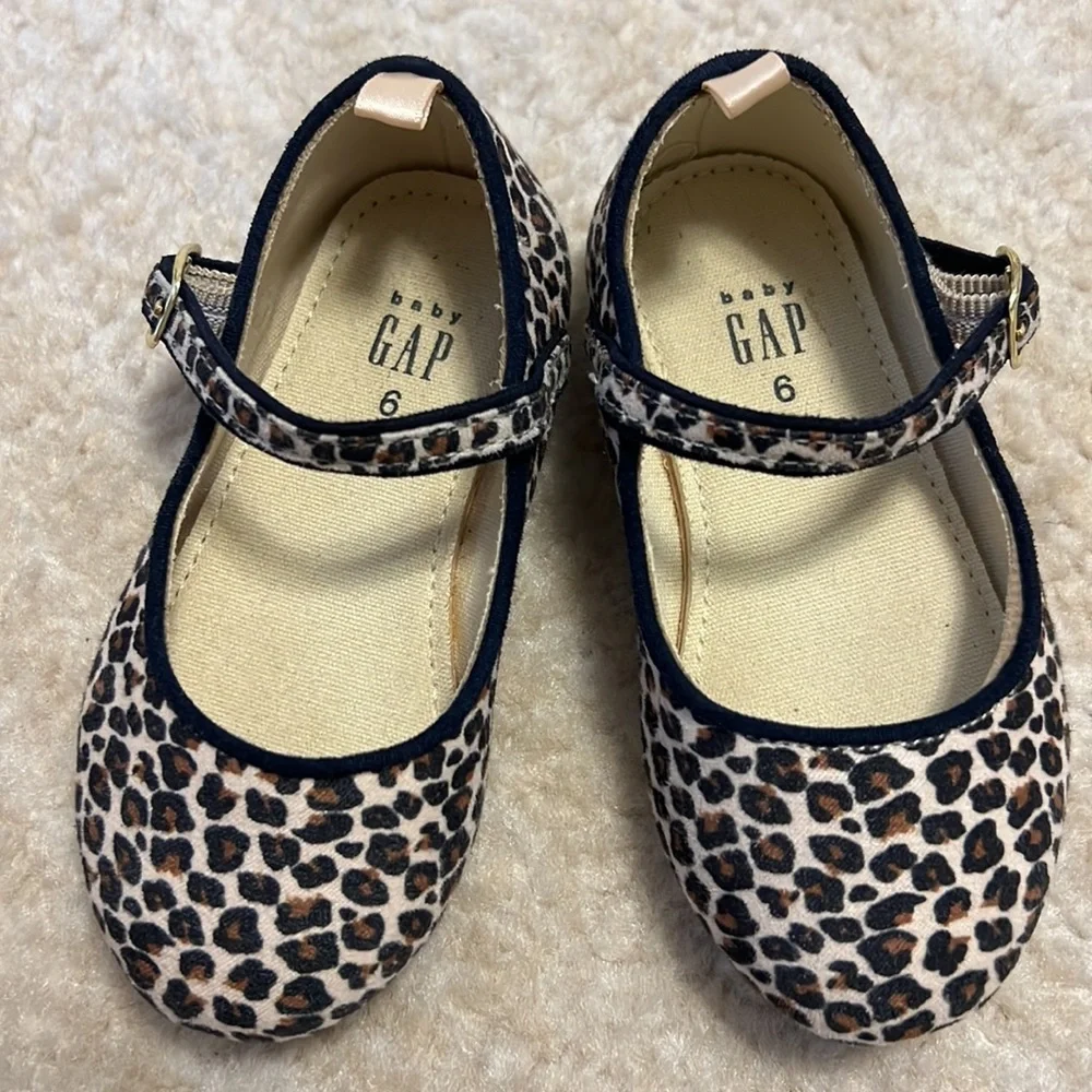 Baby Gap Baby Girls Beautiful Leopard Print Mary Janes!